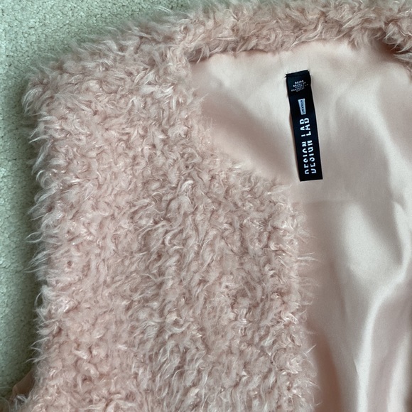 Design Lab faux fur vest - Picture 2 of 2